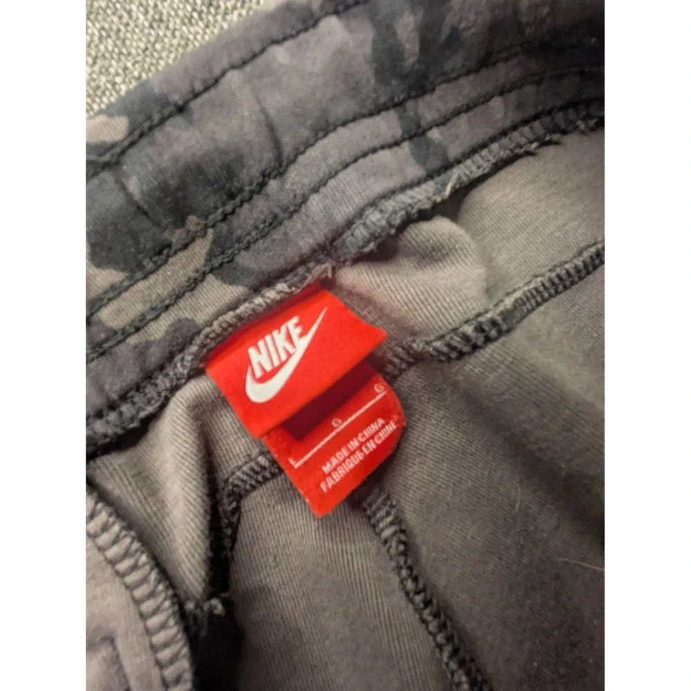 Nike Camo Joggers Y2K Large‎ Sweatpants Black Gray Camo Fleece Athletic Pants